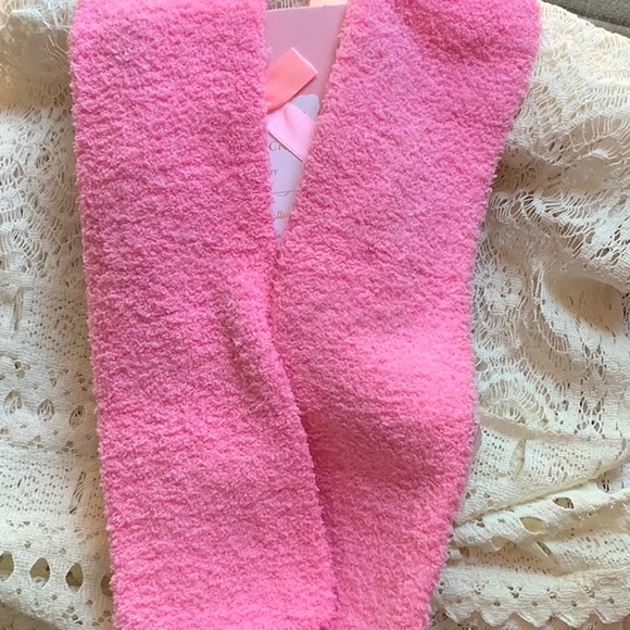 Pink Wine Socks - Slippers - NWOT -  Pink Gift Box - Writing on Bottom - Picture 3 of 5